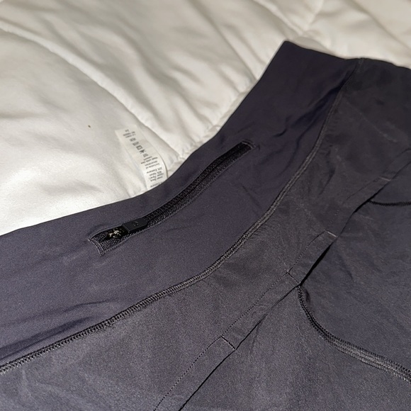 Like new lululemon gray shorts, size 4 - Picture 4 of 4